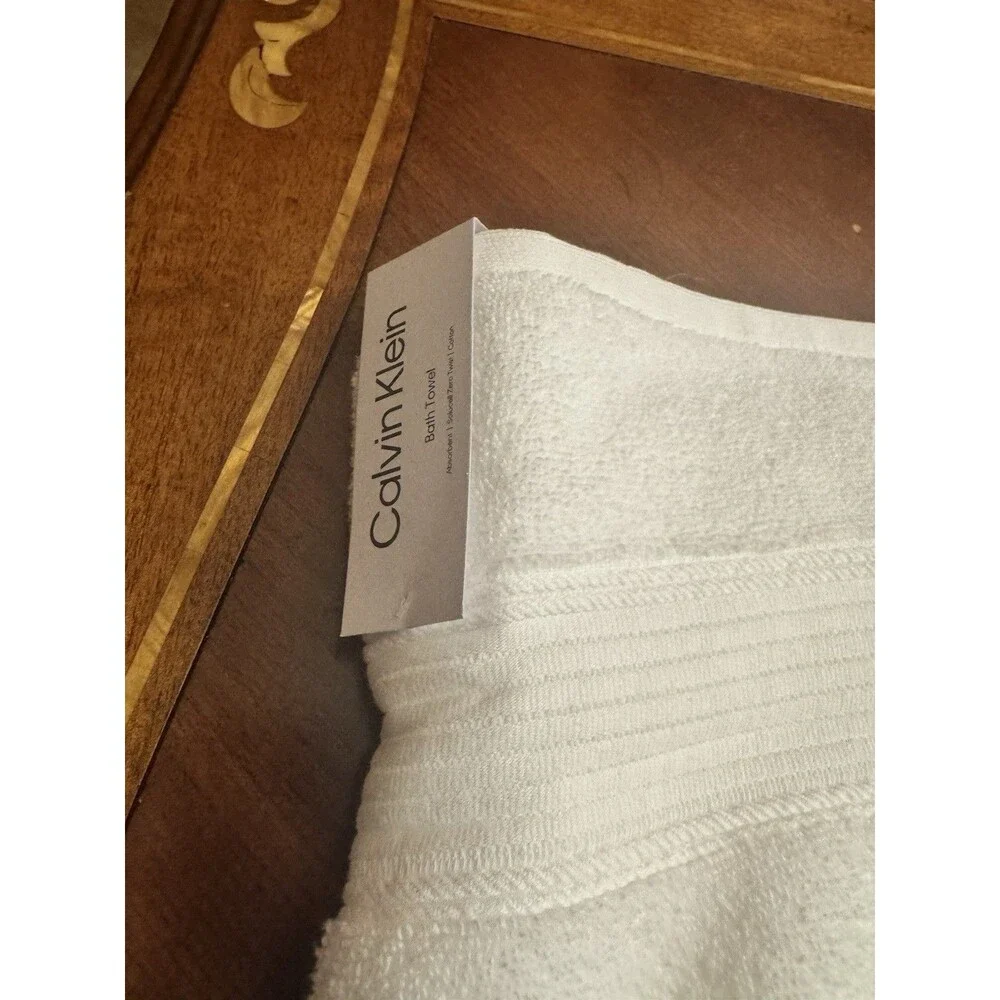 Calvin Klein  Bath Towel Set 2pcs White 100% Cotton New 30”X 56”